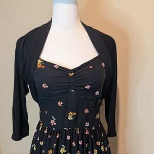 NWOT Bllack Knit Shrug